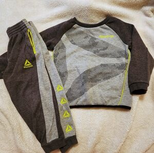 Reebok • Matching Sweatsuit Set